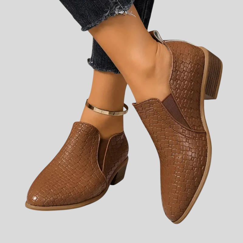 Botines bajos para mujer con textura trenzada y elásticos laterales