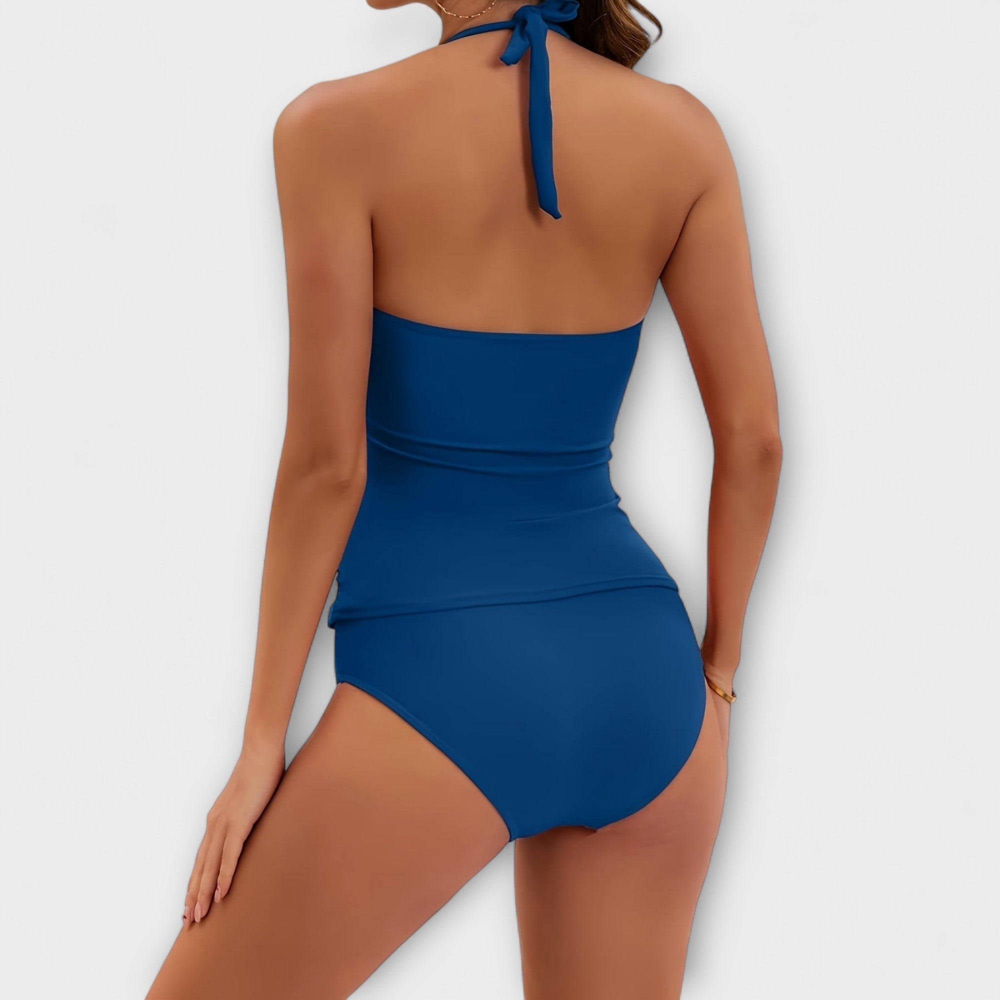 Bañador mujer una pieza halter escote V drapeado lateral detalle dorado elegante
