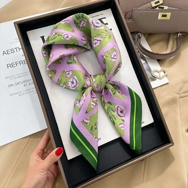Pañuelo cuadrado mujer satinado con estampado elegante multifunción