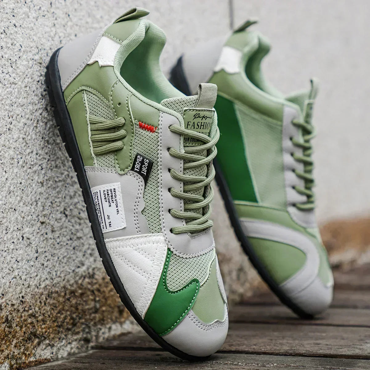Zapatillas retro para hombre con cordones y paneles en contraste
