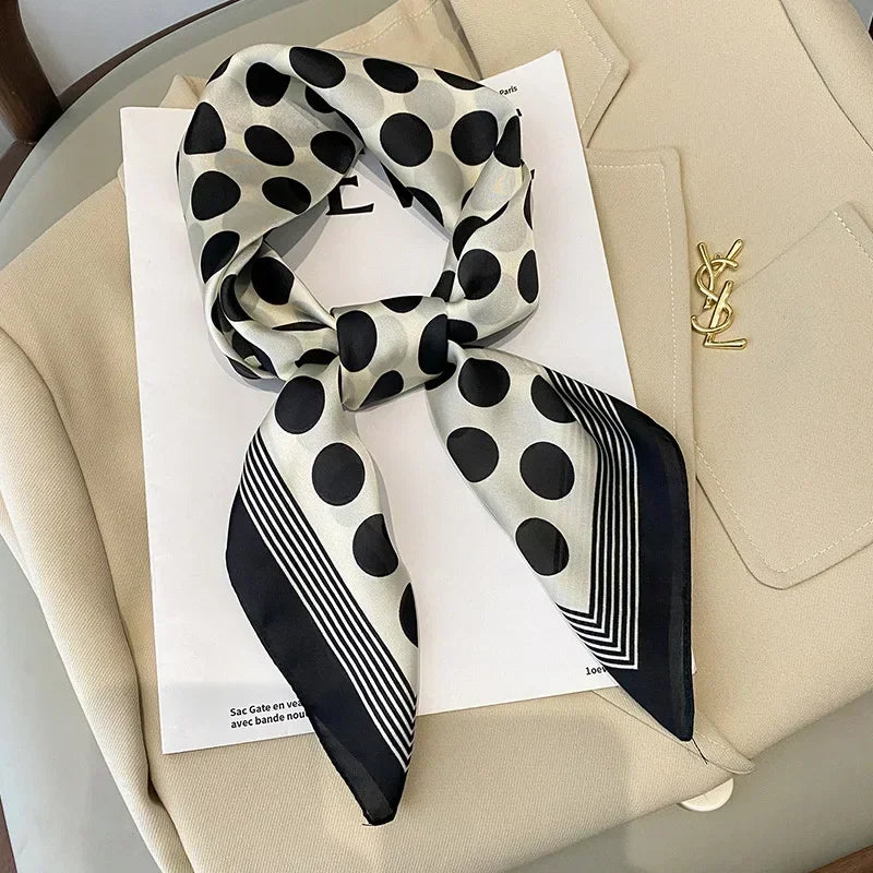 Pañuelo cuadrado mujer satinado con estampado elegante multifunción