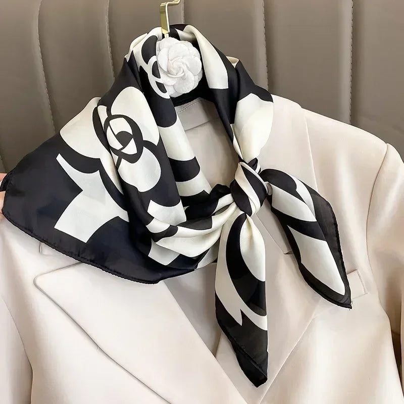 Pañuelo cuadrado mujer satinado con estampado elegante multifunción
