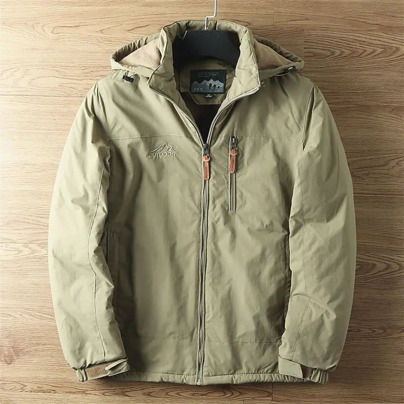 Chaqueta outdoor para hombre con capucha y cremallera