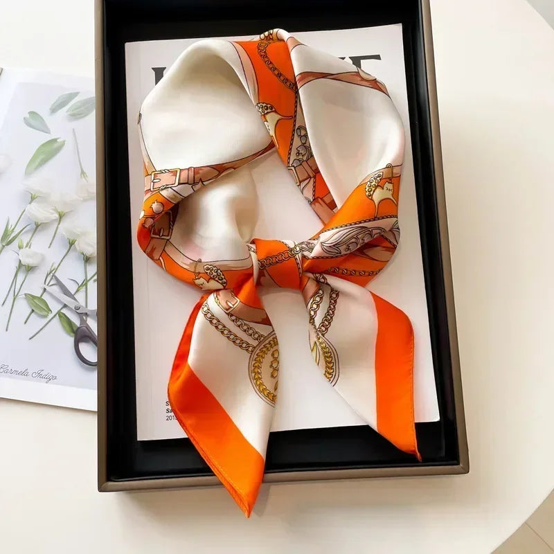 Pañuelo cuadrado mujer satinado con estampado elegante multifunción
