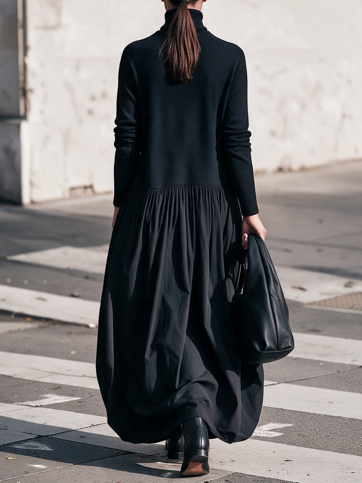 Vestido largo oversize para mujer con cuello alto y falda fruncida
