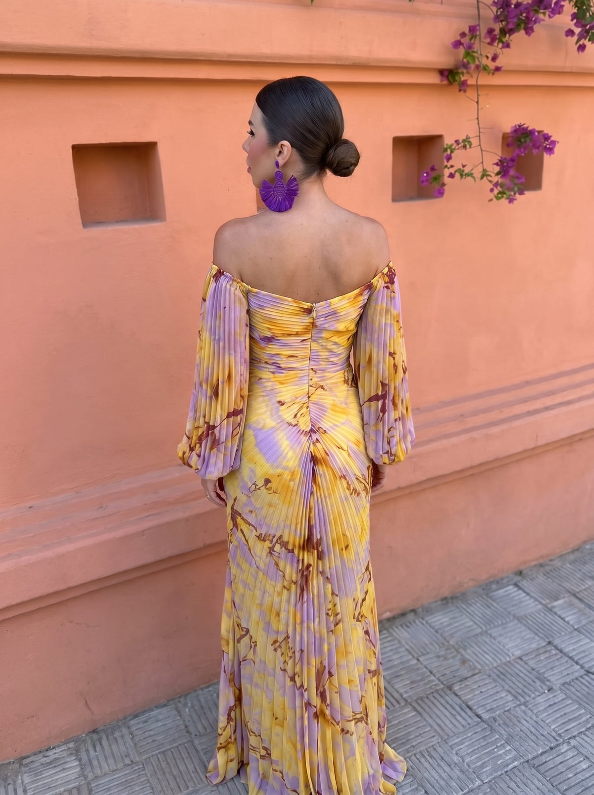 Vestido largo floral para mujer con hombros descubiertos y falda plisada
