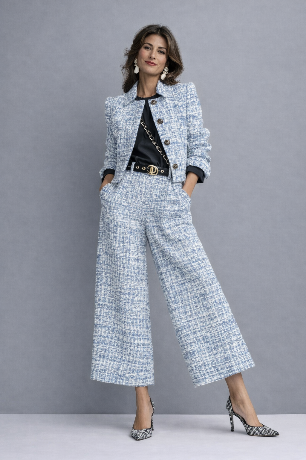 Conjunto de mujer en tweed con chaqueta corta y pantalón ancho