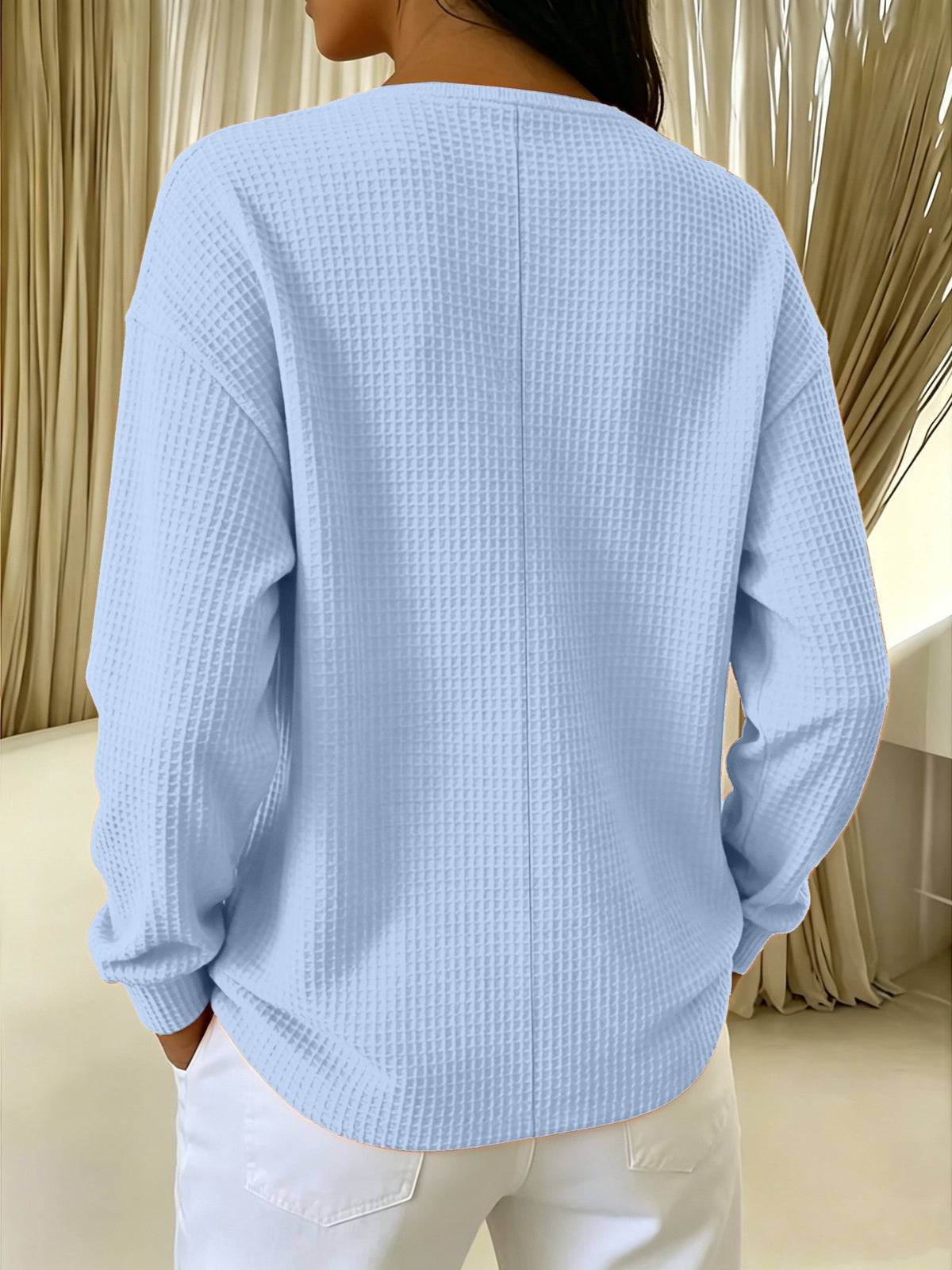 Blusa texturizada para mujer con encaje y botones decorativos