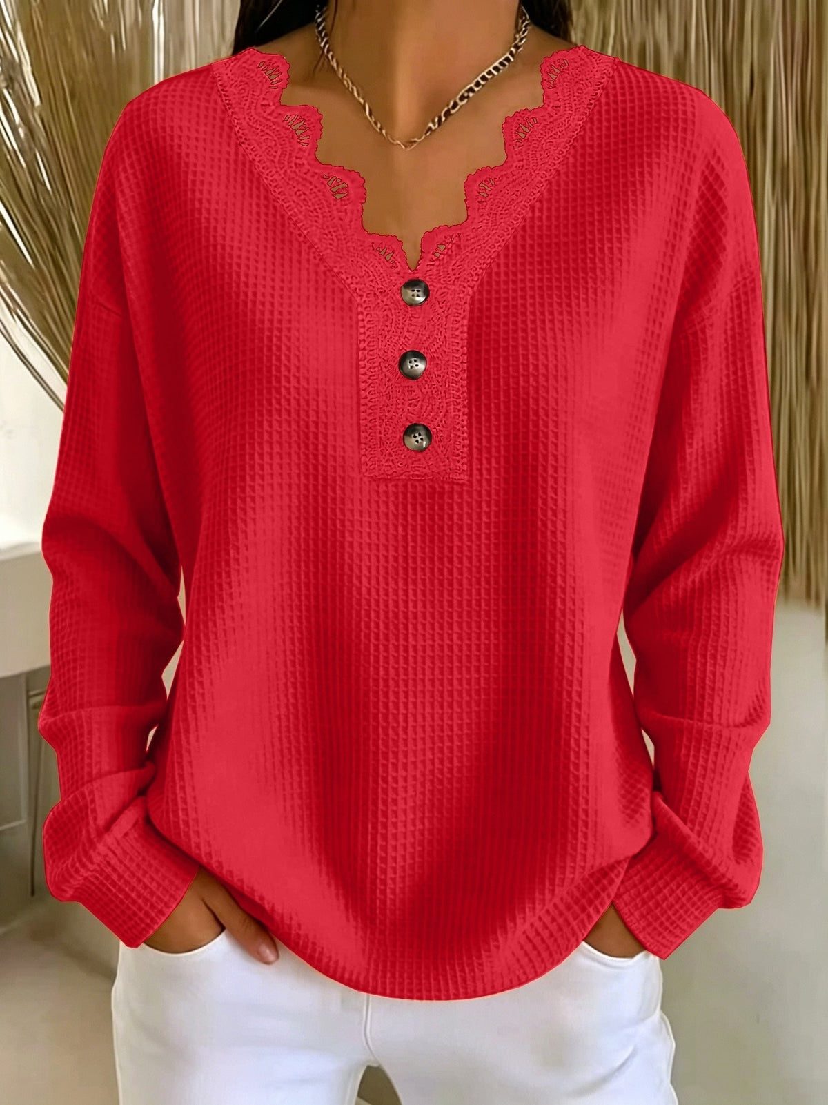 Blusa texturizada para mujer con encaje y botones decorativos
