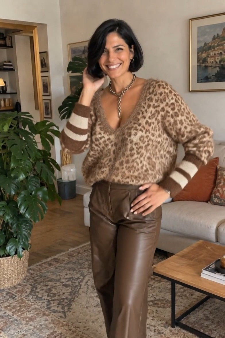Suéter de mujer con estampado de leopardo y cuello en V