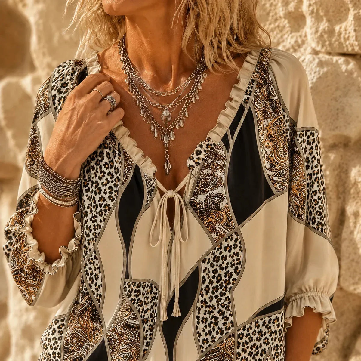 Blusa estampada patchwork para mujer con escote en V y lazos