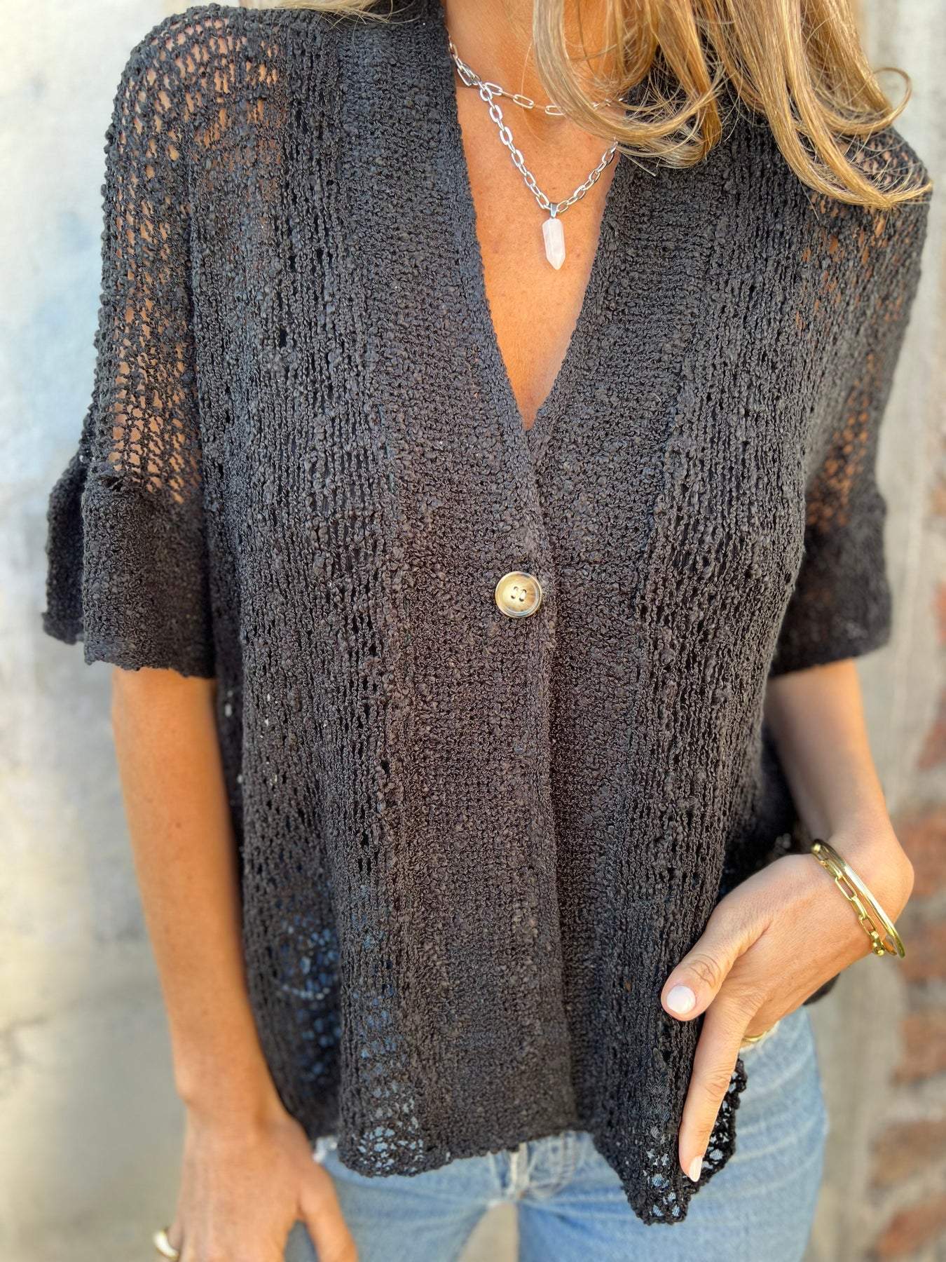 Blusa Mujer Tejida Con Escote En V – Estilo Verano Elegante y Ligero
