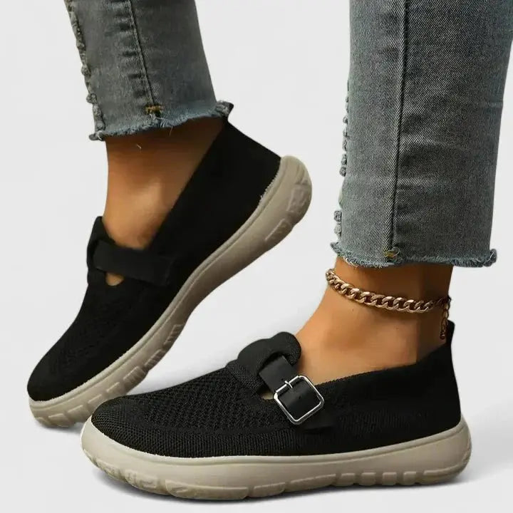 Mocasines de malla para mujer con tira ajustable y hebilla
