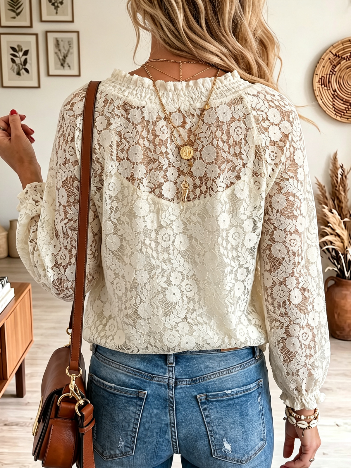 Blusa mujer de encaje floral con escote en V