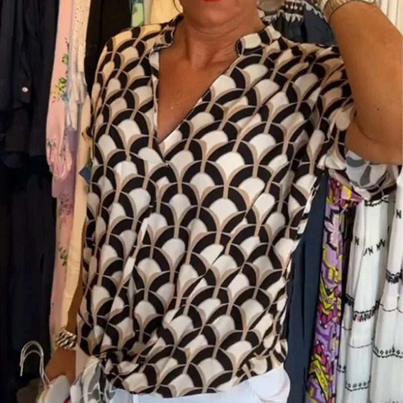Blusa estampada mujer con cuello en V y mangas cortas