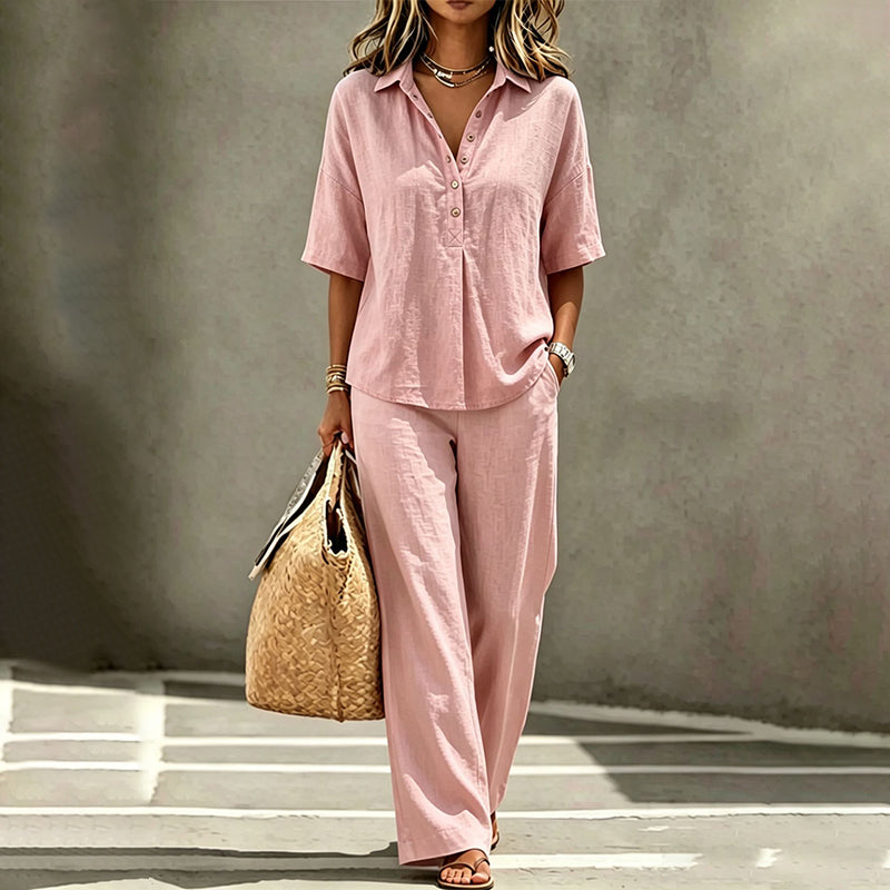 Conjunto de mujer fluido con blusa abotonada y pantalón ancho