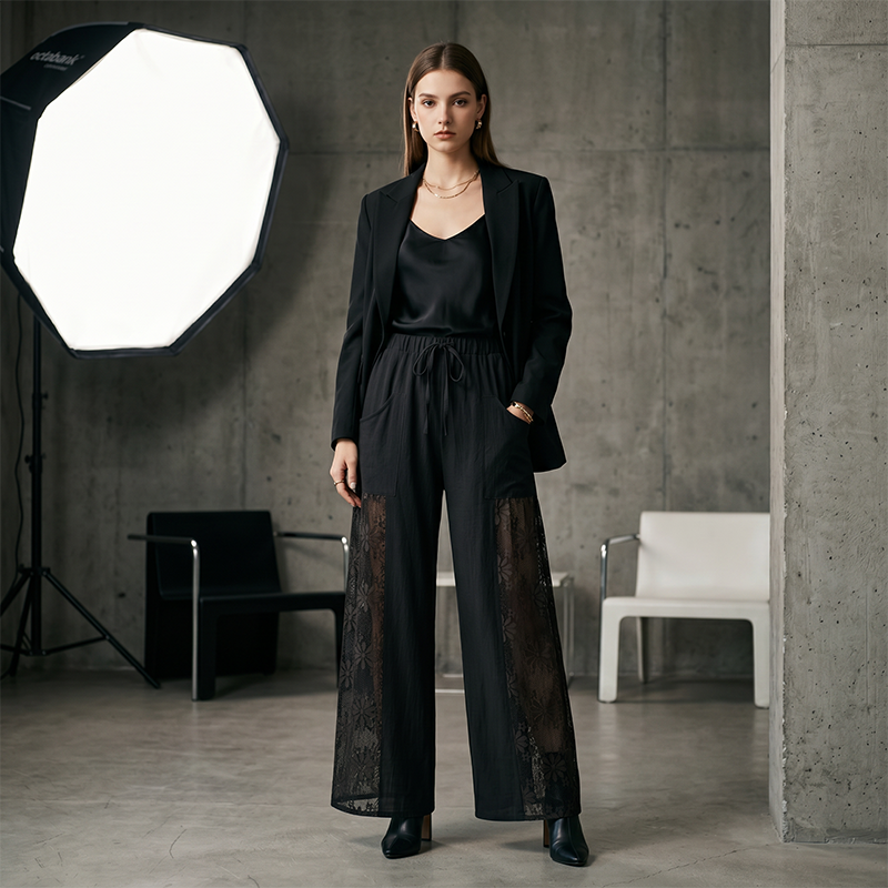 Pantalón mujer fluido con encaje floral y cordón ajustable