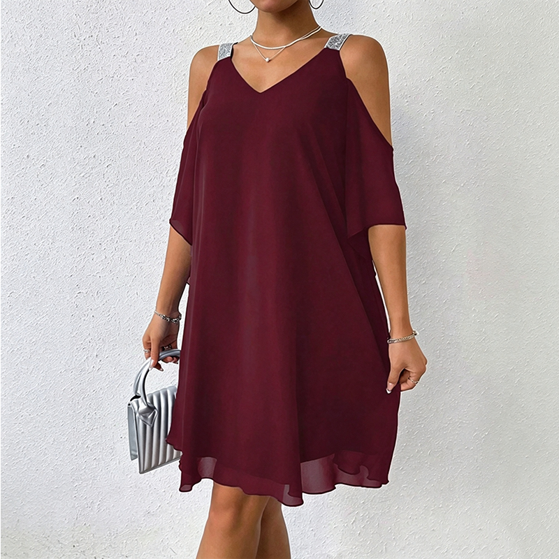 Vestido corto de mujer con hombros descubiertos y tirantes brillantes