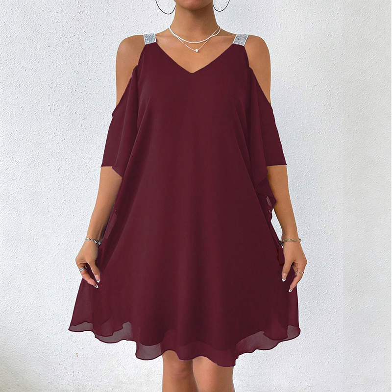 Vestido corto de mujer con hombros descubiertos y tirantes brillantes
