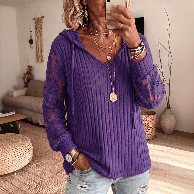 Top mujer con capucha y mangas de encaje floral