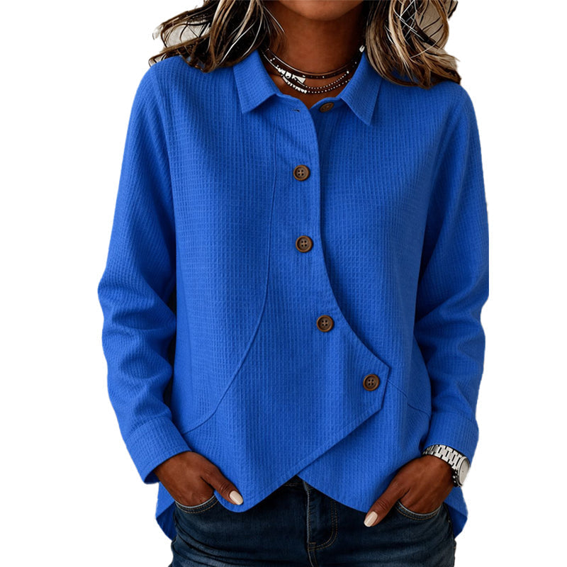 Blusa mujer texturizada con botones y bajo asimétrico